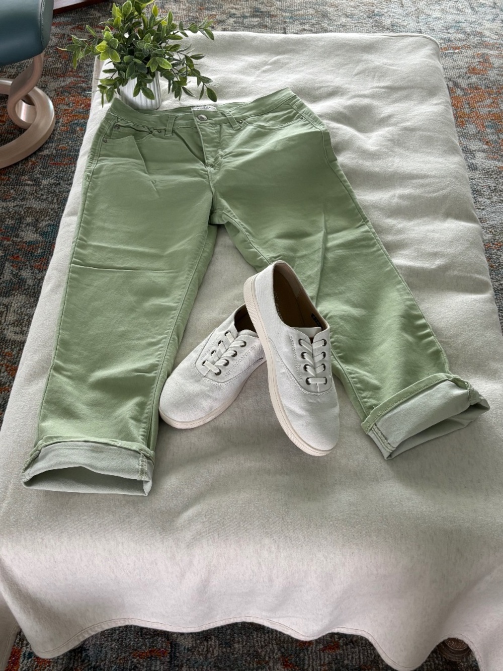 Curve Appeal Celery Green Jeans Sz 8/29